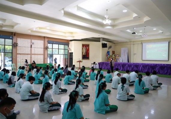 ภาพกิจกรรม  คณะวิทยาศาสตร์และเทคโนโลยี จัดค่ายวิทยาศาสตร์สัญจรโรงเรียนลานกระบือวิทยา