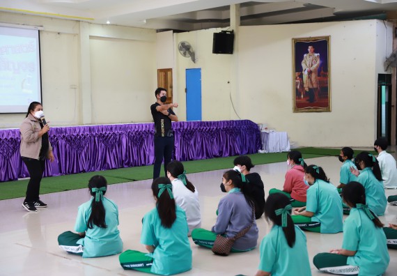 ภาพกิจกรรม  คณะวิทยาศาสตร์และเทคโนโลยี จัดค่ายวิทยาศาสตร์สัญจรโรงเรียนลานกระบือวิทยา