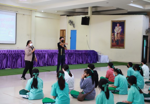 ภาพกิจกรรม  คณะวิทยาศาสตร์และเทคโนโลยี จัดค่ายวิทยาศาสตร์สัญจรโรงเรียนลานกระบือวิทยา