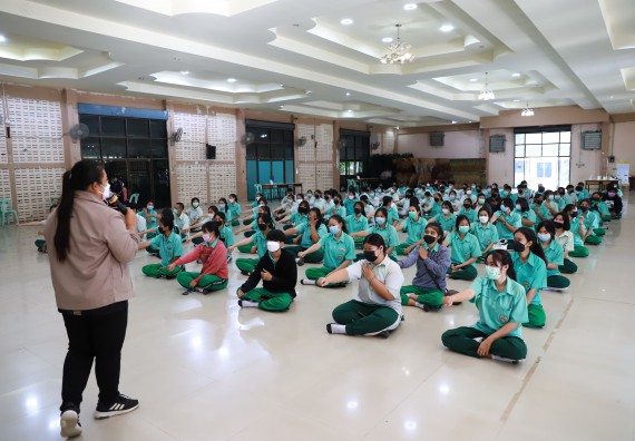 ภาพกิจกรรม  คณะวิทยาศาสตร์และเทคโนโลยี จัดค่ายวิทยาศาสตร์สัญจรโรงเรียนลานกระบือวิทยา
