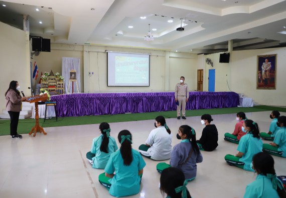 ภาพกิจกรรม  คณะวิทยาศาสตร์และเทคโนโลยี จัดค่ายวิทยาศาสตร์สัญจรโรงเรียนลานกระบือวิทยา