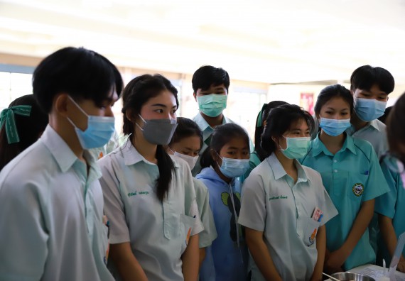 ภาพกิจกรรม  คณะวิทยาศาสตร์และเทคโนโลยี จัดค่ายวิทยาศาสตร์สัญจรโรงเรียนลานกระบือวิทยา