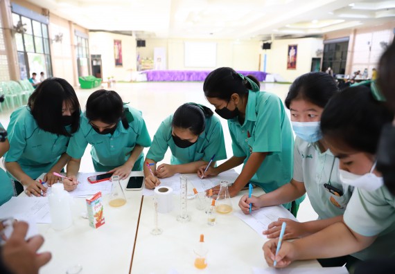 ภาพกิจกรรม  คณะวิทยาศาสตร์และเทคโนโลยี จัดค่ายวิทยาศาสตร์สัญจรโรงเรียนลานกระบือวิทยา