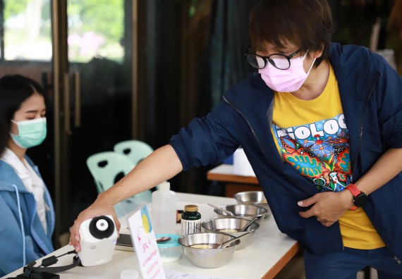 ภาพกิจกรรม  คณะวิทยาศาสตร์และเทคโนโลยี จัดค่ายวิทยาศาสตร์สัญจรโรงเรียนลานกระบือวิทยา