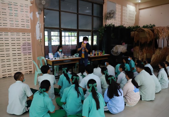 ภาพกิจกรรม  คณะวิทยาศาสตร์และเทคโนโลยี จัดค่ายวิทยาศาสตร์สัญจรโรงเรียนลานกระบือวิทยา