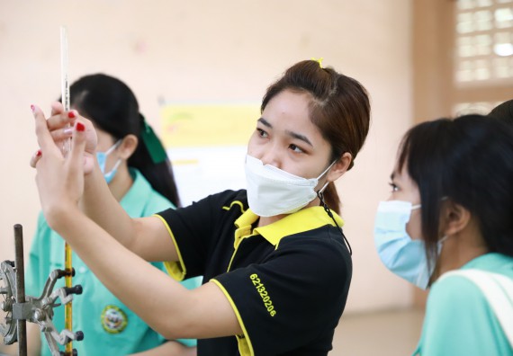 ภาพกิจกรรม  คณะวิทยาศาสตร์และเทคโนโลยี จัดค่ายวิทยาศาสตร์สัญจรโรงเรียนลานกระบือวิทยา