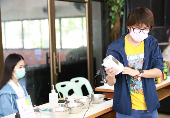 ภาพกิจกรรม  คณะวิทยาศาสตร์และเทคโนโลยี จัดค่ายวิทยาศาสตร์สัญจรโรงเรียนลานกระบือวิทยา