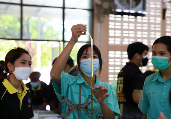 ภาพกิจกรรม  คณะวิทยาศาสตร์และเทคโนโลยี จัดค่ายวิทยาศาสตร์สัญจรโรงเรียนลานกระบือวิทยา