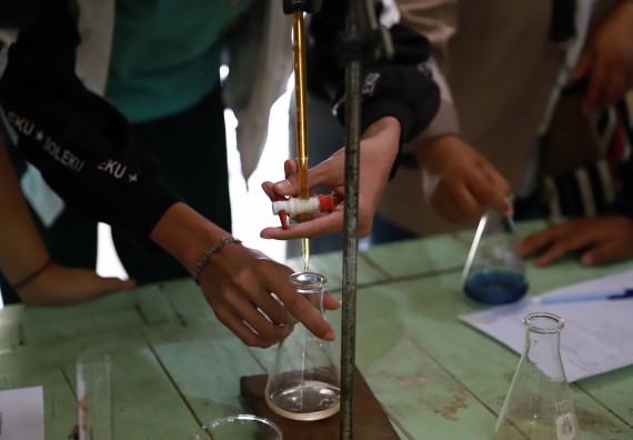 ภาพกิจกรรม  คณะวิทยาศาสตร์และเทคโนโลยี จัดค่ายวิทยาศาสตร์สัญจรโรงเรียนลานกระบือวิทยา