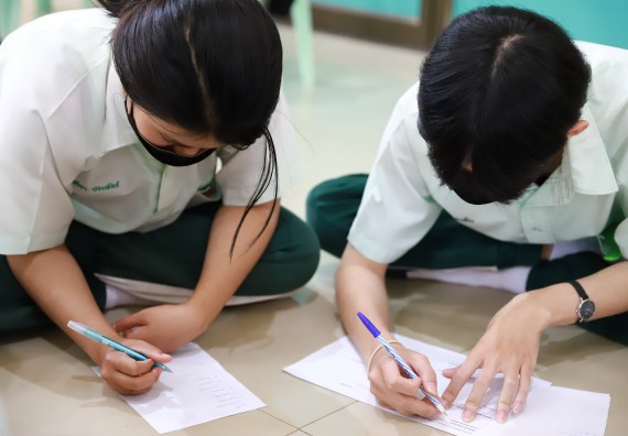 ภาพกิจกรรม  คณะวิทยาศาสตร์และเทคโนโลยี จัดค่ายวิทยาศาสตร์สัญจรโรงเรียนลานกระบือวิทยา