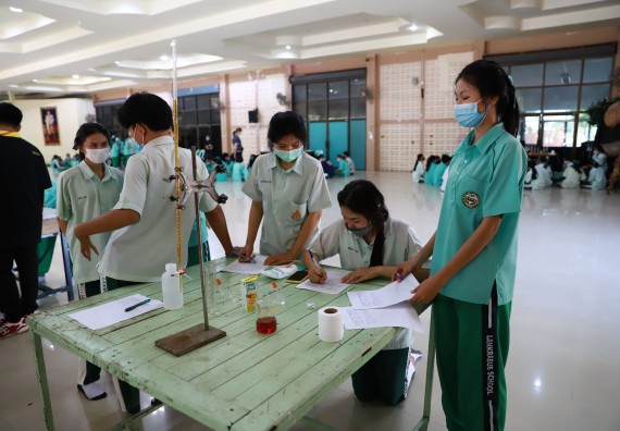 ภาพกิจกรรม  คณะวิทยาศาสตร์และเทคโนโลยี จัดค่ายวิทยาศาสตร์สัญจรโรงเรียนลานกระบือวิทยา