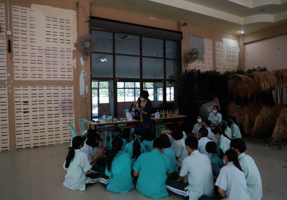 ภาพกิจกรรม  คณะวิทยาศาสตร์และเทคโนโลยี จัดค่ายวิทยาศาสตร์สัญจรโรงเรียนลานกระบือวิทยา