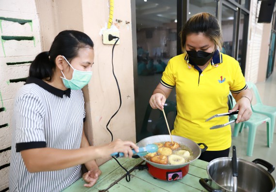 ภาพกิจกรรม  คณะวิทยาศาสตร์และเทคโนโลยี จัดค่ายวิทยาศาสตร์สัญจรโรงเรียนลานกระบือวิทยา