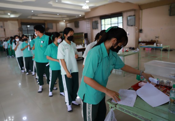 ภาพกิจกรรม  คณะวิทยาศาสตร์และเทคโนโลยี จัดค่ายวิทยาศาสตร์สัญจรโรงเรียนลานกระบือวิทยา