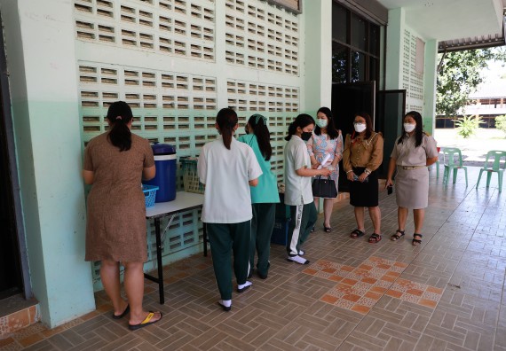 ภาพกิจกรรม  คณะวิทยาศาสตร์และเทคโนโลยี จัดค่ายวิทยาศาสตร์สัญจรโรงเรียนลานกระบือวิทยา