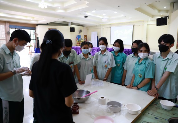 ภาพกิจกรรม  คณะวิทยาศาสตร์และเทคโนโลยี จัดค่ายวิทยาศาสตร์สัญจรโรงเรียนลานกระบือวิทยา