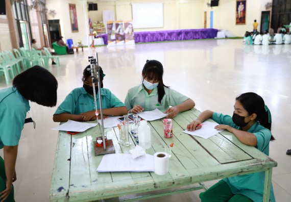 ภาพกิจกรรม  คณะวิทยาศาสตร์และเทคโนโลยี จัดค่ายวิทยาศาสตร์สัญจรโรงเรียนลานกระบือวิทยา
