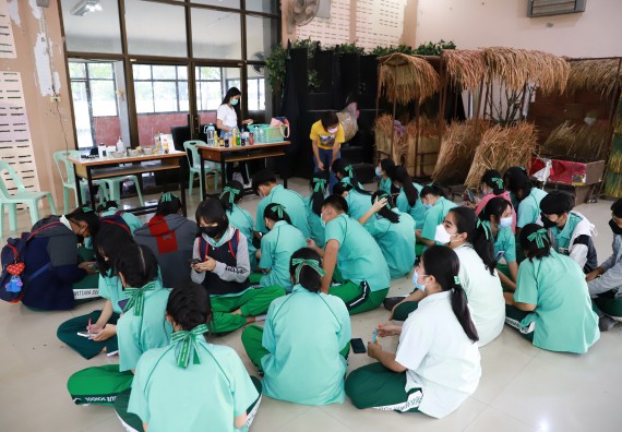 ภาพกิจกรรม  คณะวิทยาศาสตร์และเทคโนโลยี จัดค่ายวิทยาศาสตร์สัญจรโรงเรียนลานกระบือวิทยา