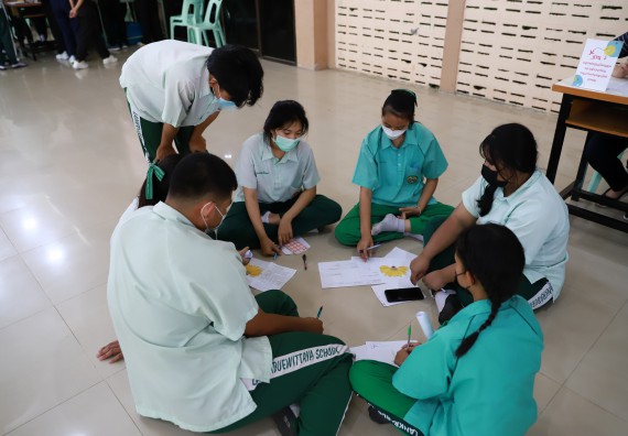 ภาพกิจกรรม  คณะวิทยาศาสตร์และเทคโนโลยี จัดค่ายวิทยาศาสตร์สัญจรโรงเรียนลานกระบือวิทยา