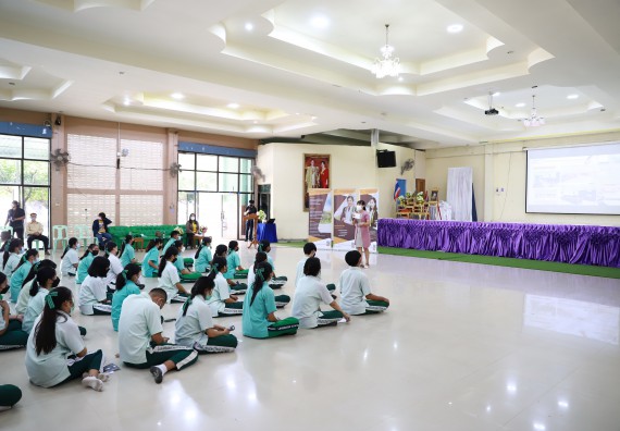 ภาพกิจกรรม  คณะวิทยาศาสตร์และเทคโนโลยี จัดค่ายวิทยาศาสตร์สัญจรโรงเรียนลานกระบือวิทยา