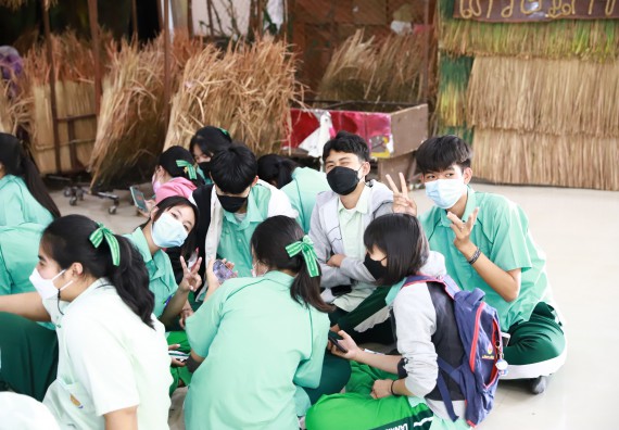 ภาพกิจกรรม  คณะวิทยาศาสตร์และเทคโนโลยี จัดค่ายวิทยาศาสตร์สัญจรโรงเรียนลานกระบือวิทยา