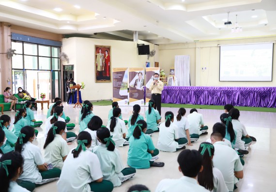 ภาพกิจกรรม  คณะวิทยาศาสตร์และเทคโนโลยี จัดค่ายวิทยาศาสตร์สัญจรโรงเรียนลานกระบือวิทยา