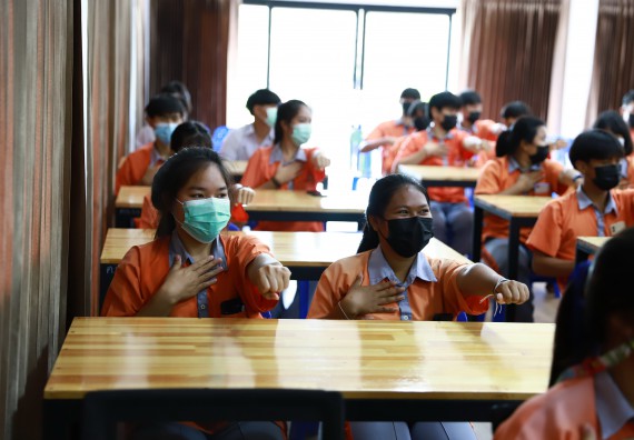 คณะวิทยาศาสตร์และเทคโนโลยี จัดค่ายวิทยาศาสตร์สัญจรโรงเรียนคณฑีพิทยาคม