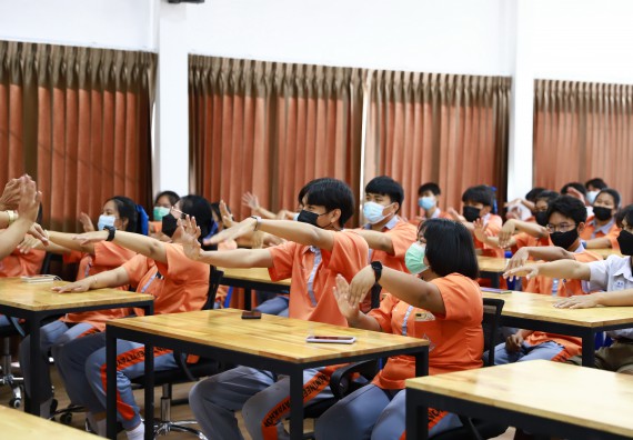 คณะวิทยาศาสตร์และเทคโนโลยี จัดค่ายวิทยาศาสตร์สัญจรโรงเรียนคณฑีพิทยาคม