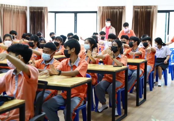 คณะวิทยาศาสตร์และเทคโนโลยี จัดค่ายวิทยาศาสตร์สัญจรโรงเรียนคณฑีพิทยาคม