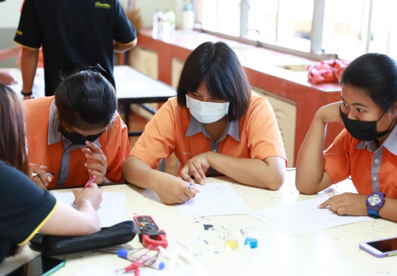 คณะวิทยาศาสตร์และเทคโนโลยี จัดค่ายวิทยาศาสตร์สัญจรโรงเรียนคณฑีพิทยาคม