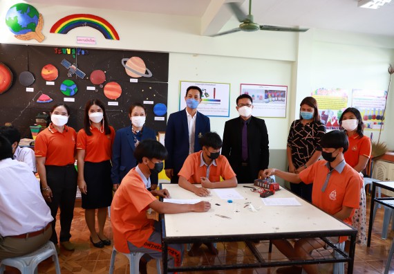 คณะวิทยาศาสตร์และเทคโนโลยี จัดค่ายวิทยาศาสตร์สัญจรโรงเรียนคณฑีพิทยาคม