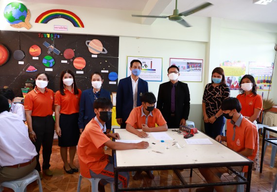 คณะวิทยาศาสตร์และเทคโนโลยี จัดค่ายวิทยาศาสตร์สัญจรโรงเรียนคณฑีพิทยาคม