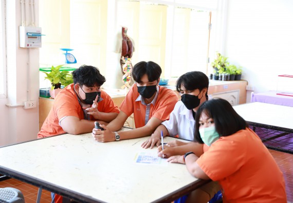 คณะวิทยาศาสตร์และเทคโนโลยี จัดค่ายวิทยาศาสตร์สัญจรโรงเรียนคณฑีพิทยาคม