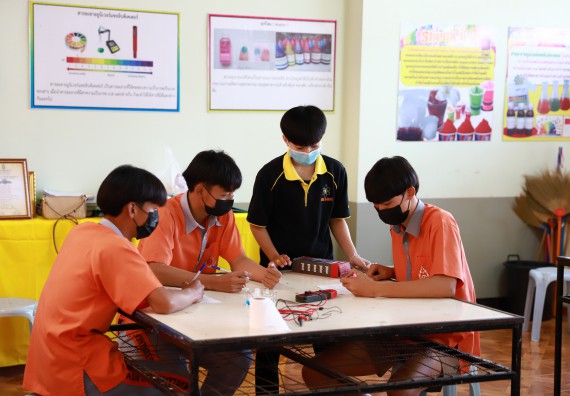 คณะวิทยาศาสตร์และเทคโนโลยี จัดค่ายวิทยาศาสตร์สัญจรโรงเรียนคณฑีพิทยาคม