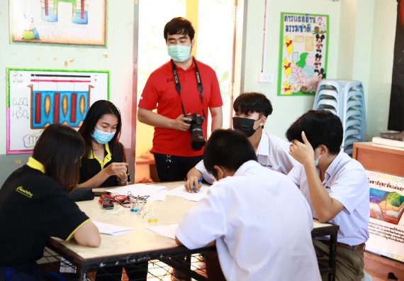 คณะวิทยาศาสตร์และเทคโนโลยี จัดค่ายวิทยาศาสตร์สัญจรโรงเรียนคณฑีพิทยาคม