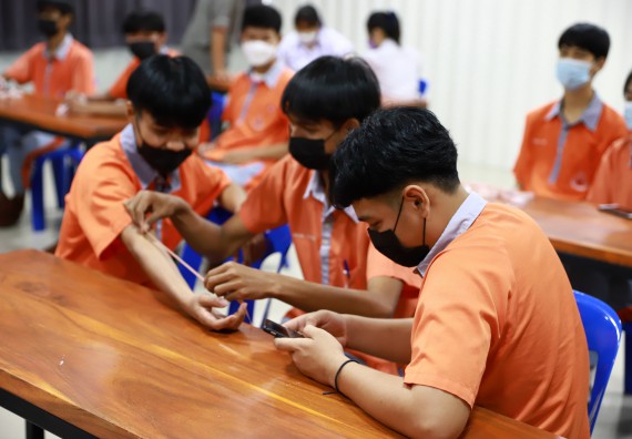 คณะวิทยาศาสตร์และเทคโนโลยี จัดค่ายวิทยาศาสตร์สัญจรโรงเรียนคณฑีพิทยาคม