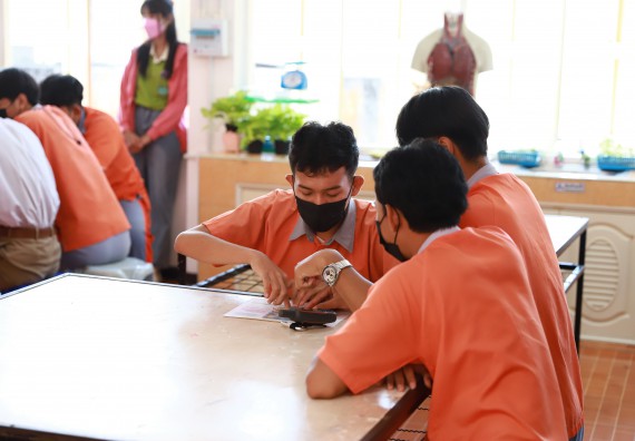 คณะวิทยาศาสตร์และเทคโนโลยี จัดค่ายวิทยาศาสตร์สัญจรโรงเรียนคณฑีพิทยาคม