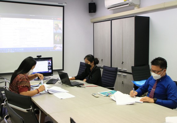 ภาพกิจกรรม ประชุมหลักสูตรเคมี พัฒนาและวิพากษ์หลักสูตร