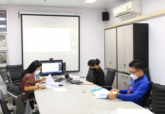 ภาพกิจกรรม ประชุมหลักสูตรเคมี พัฒนาและวิพากษ์หลักสูตร