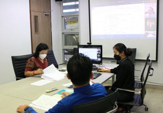 ภาพกิจกรรม ประชุมหลักสูตรเคมี พัฒนาและวิพากษ์หลักสูตร