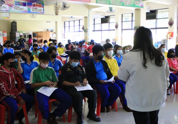 ภาพกิจกรรม คณะวิทยาศาสตร์และเทคโนโลยี จัดกิจกรรมแนะแนวเพื่อประชาสัมพันธ์หลักสูตรโรงเรียนนครไตรตรึงษ์