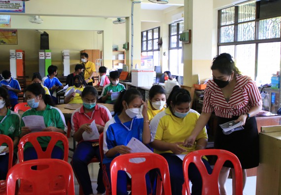 ภาพกิจกรรม คณะวิทยาศาสตร์และเทคโนโลยี จัดกิจกรรมแนะแนวเพื่อประชาสัมพันธ์หลักสูตรโรงเรียนนครไตรตรึงษ์