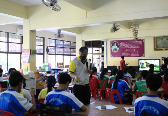 ภาพกิจกรรม คณะวิทยาศาสตร์และเทคโนโลยี จัดกิจกรรมแนะแนวเพื่อประชาสัมพันธ์หลักสูตรโรงเรียนนครไตรตรึงษ์