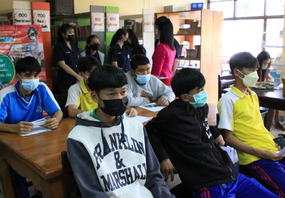 ภาพกิจกรรม คณะวิทยาศาสตร์และเทคโนโลยี จัดกิจกรรมแนะแนวเพื่อประชาสัมพันธ์หลักสูตรโรงเรียนนครไตรตรึงษ์