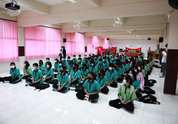 ภาพกิจกรรม  คณะวิทยาศาสตร์และเทคโนโลยี จัดค่ายวิทยาศาสตร์สัญจรโรงเรียนปางมะค่าวิทยาคม