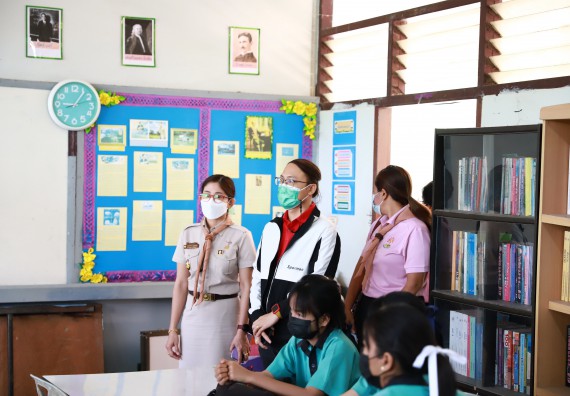 ภาพกิจกรรม  คณะวิทยาศาสตร์และเทคโนโลยี จัดค่ายวิทยาศาสตร์สัญจรโรงเรียนปางมะค่าวิทยาคม