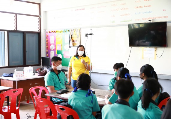 ภาพกิจกรรม  คณะวิทยาศาสตร์และเทคโนโลยี จัดค่ายวิทยาศาสตร์สัญจรโรงเรียนปางมะค่าวิทยาคม