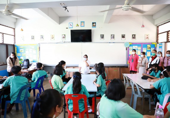 ภาพกิจกรรม  คณะวิทยาศาสตร์และเทคโนโลยี จัดค่ายวิทยาศาสตร์สัญจรโรงเรียนปางมะค่าวิทยาคม