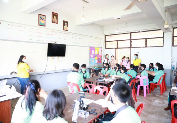 ภาพกิจกรรม  คณะวิทยาศาสตร์และเทคโนโลยี จัดค่ายวิทยาศาสตร์สัญจรโรงเรียนปางมะค่าวิทยาคม