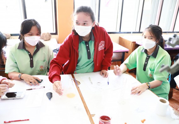 ภาพกิจกรรม  คณะวิทยาศาสตร์และเทคโนโลยี จัดค่ายวิทยาศาสตร์สัญจรโรงเรียนปางมะค่าวิทยาคม